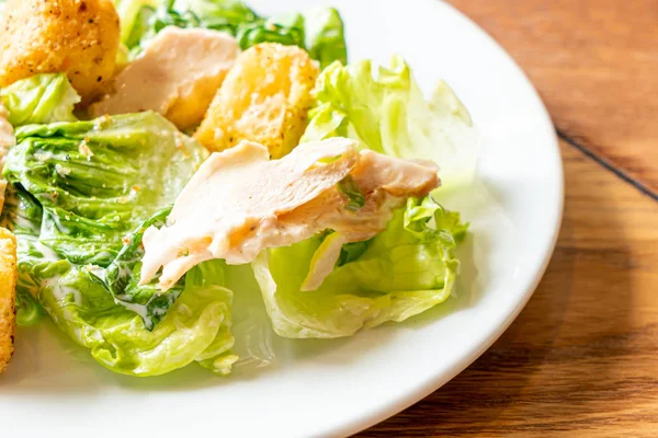 Salada Caesar com frango Imagem De Stock