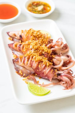 sarımsaklı kızarmış kalamar