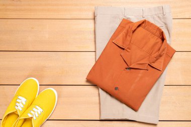 Güzel rahat erkek giyim ve moda seti 