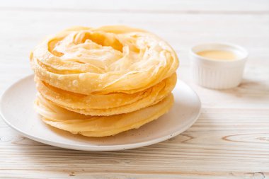 Kızarmış gevrek roti hamur