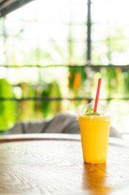 Mango smoothies cam Cafe 