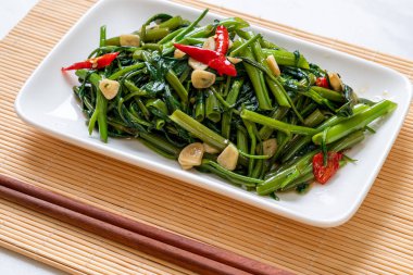 Kızarmış Çin sabah Glory veya su ıspanak