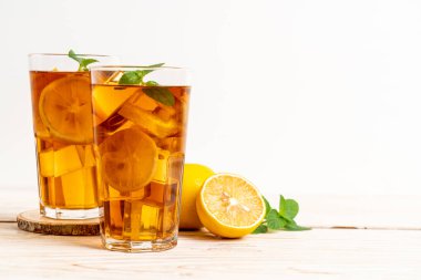 Buz limon çay bardak