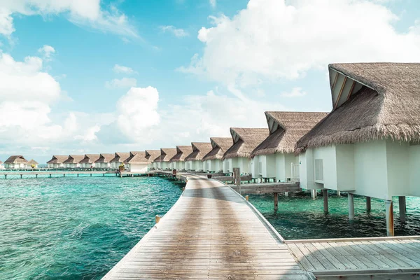 열대 몰디브 리조트 호텔 과 섬 해변과 바다 — 스톡 사진