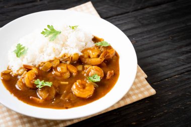 Pirinç Köri soslu karides