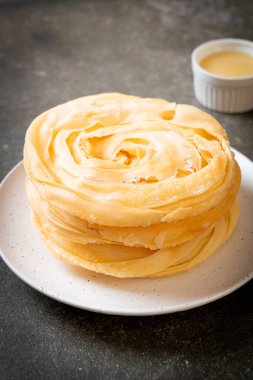 Kızarmış gevrek roti hamur