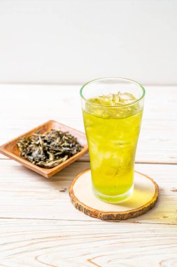 buzlu Japon yeşil çay