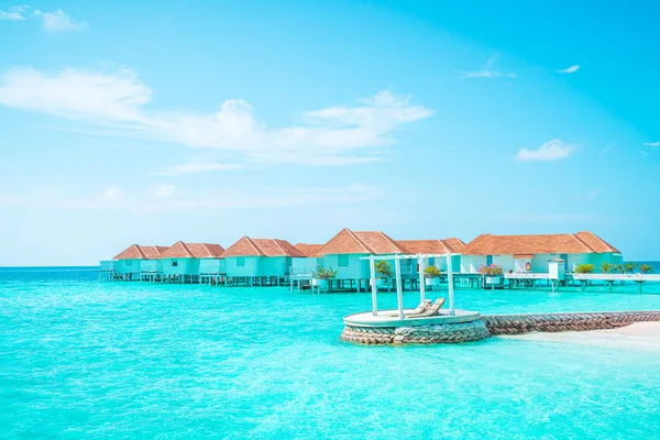 Tropical Maldives Resort Hotel en eiland met strand en zee voor — Stockfoto