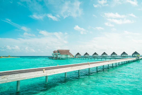 Tropiska Maldiverna Resort Hotell och ö med strand och hav för — Stockfoto