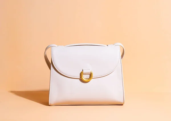 Bolso de moda de cuero mujer — Foto de Stock