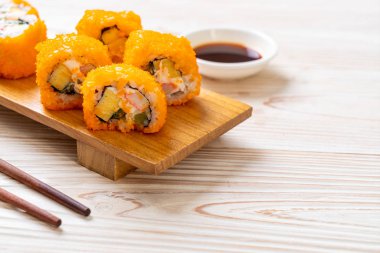 suşi roll maki
