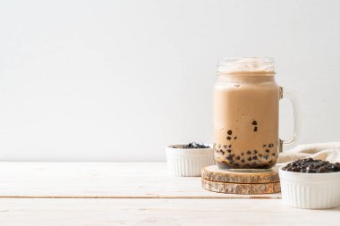 Kabarcıklar ile Tayvan süt çayı