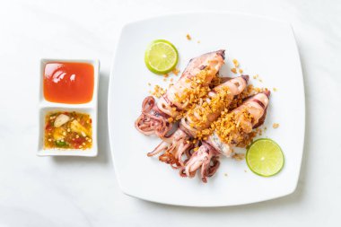 sarımsaklı kızarmış kalamar