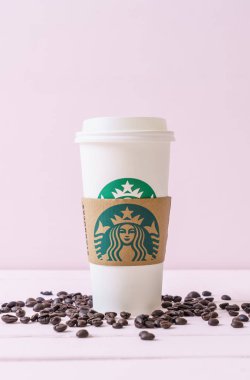 Bangkok, Tayland - 5 Haziran 2018: kahve fincanı Starbucks logosu ile.