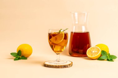 Buz limon çay bardak