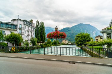 Interlaken beldesi Thunersee nehir, İsviçre