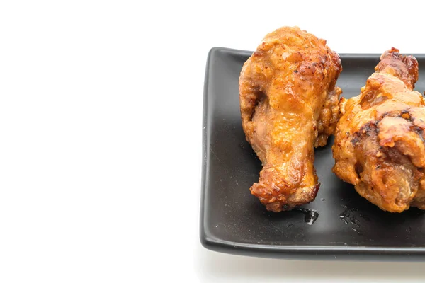 Smažené kuře na bílém pozadí — Stock fotografie