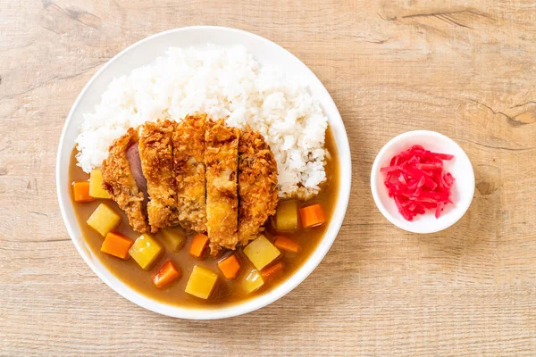 Chrupiące kotlet smażony z curry i ryżu — Zdjęcie stockowe