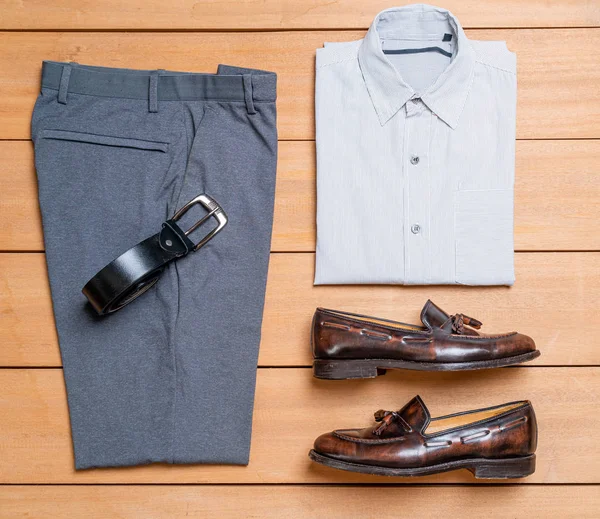 Güzel rahat erkek giyim ve moda seti 