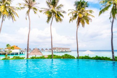 Maldivler deniz plaj arka plan ile Yüzme Havuzu