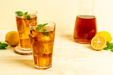 Buz limon çay bardak