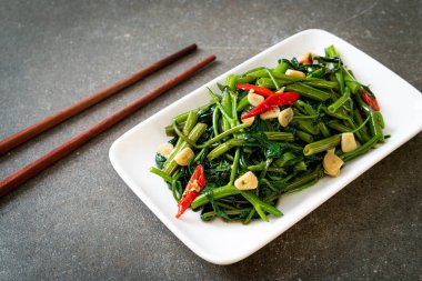 Kızarmış Çin sabah Glory veya su ıspanak