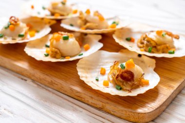 tereyağı ile ızgara tarak shell