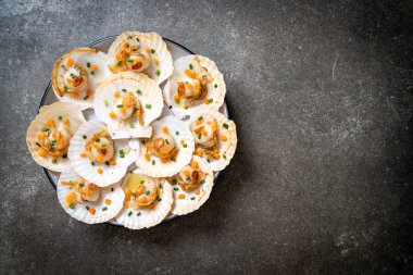 tereyağı ile ızgara tarak shell