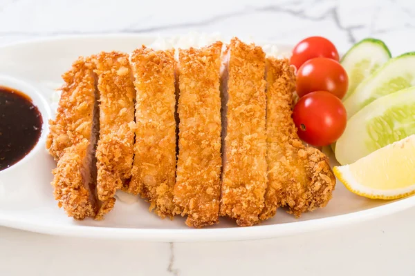 Ιαπωνικά βαθιά τηγανητό χοιρινό παϊδάκι (tonkatsu σετ) — Φωτογραφία Αρχείου