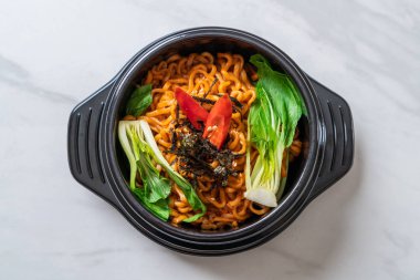 sebze ve kimchi Koreli anlık erişte