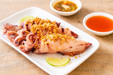 sarımsaklı kızarmış kalamar