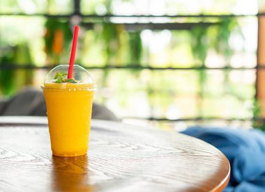 Mango smoothies cam Cafe 