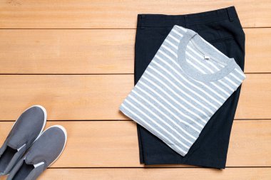 Güzel rahat erkek giyim ve moda seti 