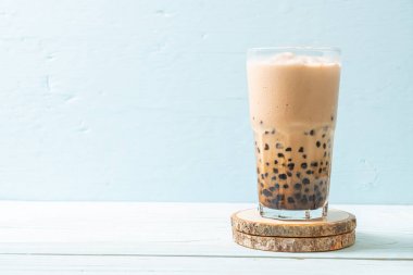 Kabarcıklar ile Tayvan süt çayı