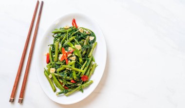 Kızarmış Çin sabah Glory veya su ıspanak