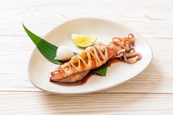 Grilled squid with teriyaki sauce — Stock Photo, Image