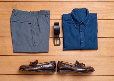 Güzel rahat erkek giyim ve moda seti 