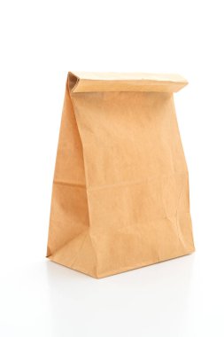 Beyaz arkaplanda kağıt torba