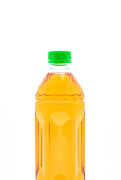 Flasche Eistee und grüner Tee auf weißem Hintergrund — Stockfoto