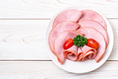 dilimlenmiş jambon füme