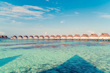 Plaj ile güzel tropikal Maldivler tatil oteli ve ada