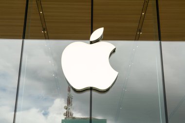Bangkok, Tayland-Temmuz 17, 2019: Apple ıconsiam 'da Apple logosu
