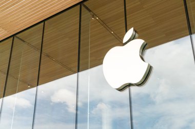 Bangkok, Tayland-Temmuz 17, 2019: Apple ıconsiam 'da Apple logosu