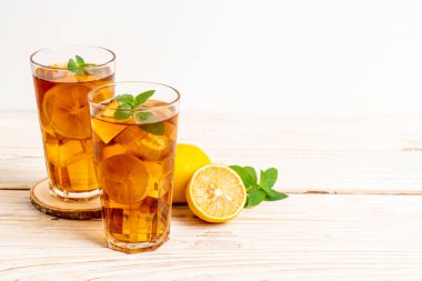 Buz limon çay bardak