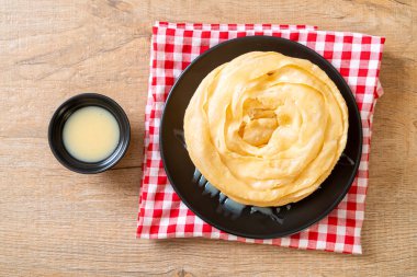 Kızarmış gevrek roti hamur