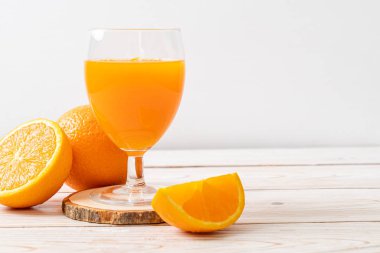 taze portakal suyu cam 