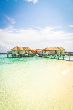 Plaj ile güzel tropikal Maldivler tatil oteli ve ada