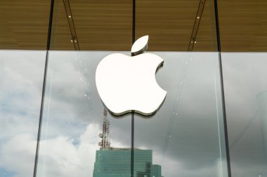 Bangkok, Tayland-Temmuz 17, 2019: Apple ıconsiam 'da Apple logosu
