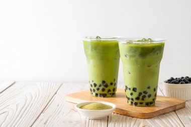 kabarcık ile yeşil çay latte