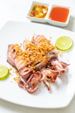 sarımsaklı kızarmış kalamar